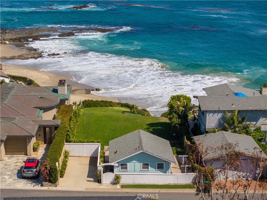 1041 Marine Drive, Laguna Beach, California 92651 home-pic-14