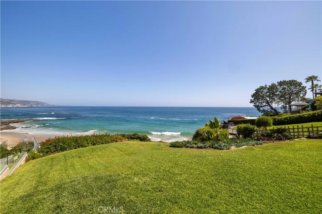 1041 Marine Drive, Laguna Beach, California 92651 home-pic-20