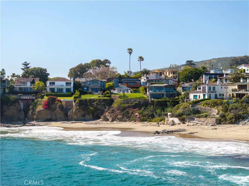 1041 Marine Drive, Laguna Beach, California 92651 home-pic-2
