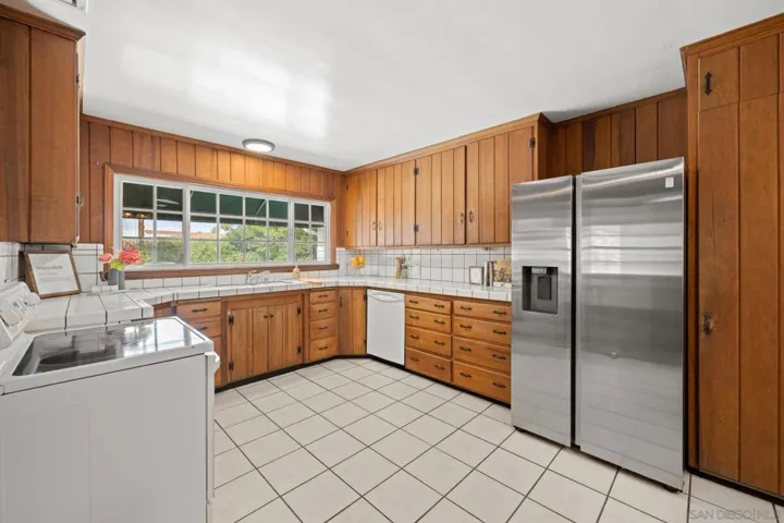 3335 Evergreen Rd, Bonita, California 91902