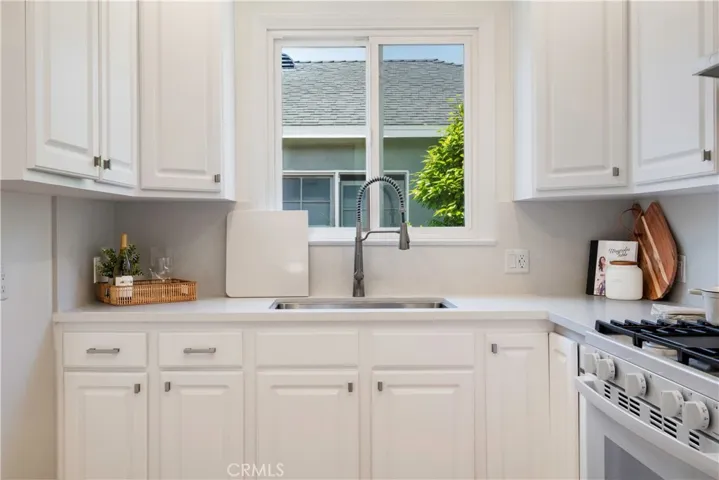 12462 Short Avenue, Los Angeles, California 90066
