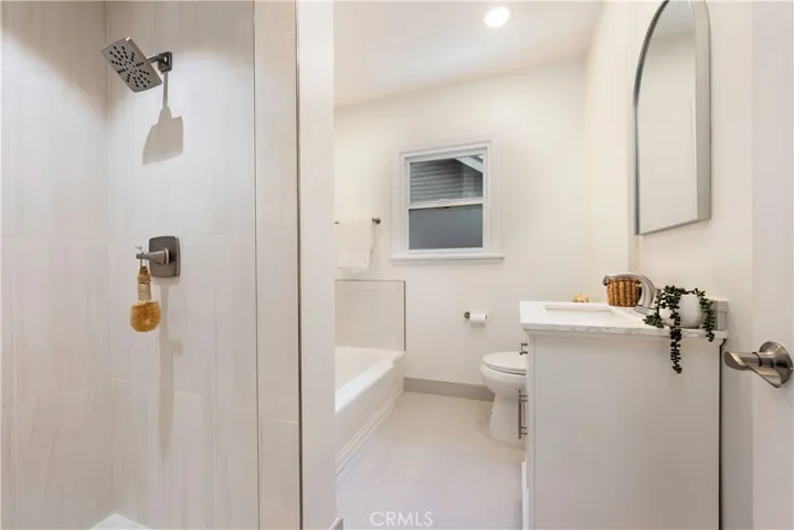 12462 Short Avenue, Los Angeles, California 90066
