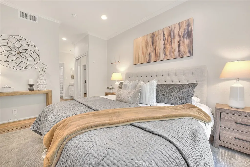 300 N El Molino Avenue 118, Pasadena, California 91101 home-pic-16