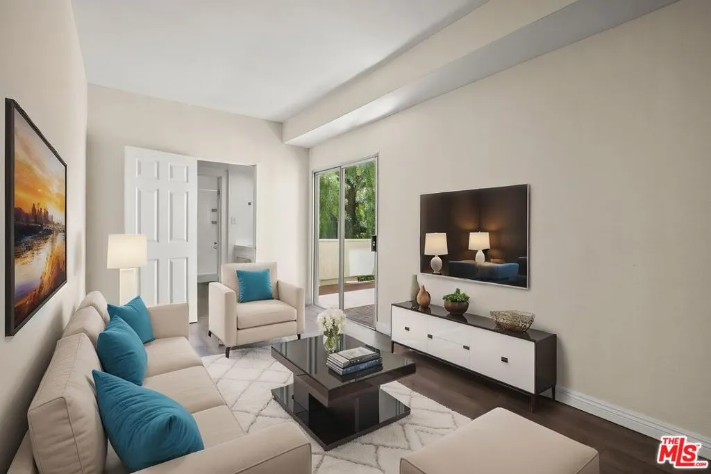 1228 N La Cienega Boulevard 105, West Hollywood, California 90069 home-pic-1