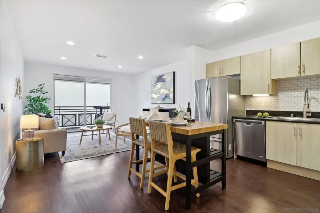 550 Park Blvd 2501, San Diego, California 92101 home-pic-0