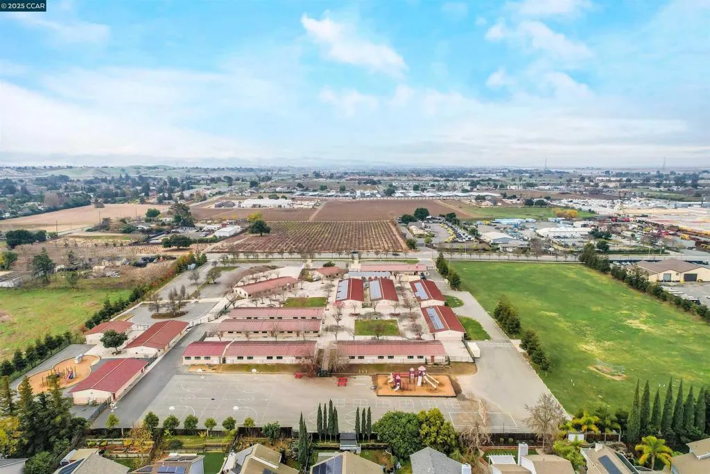 115 Montevino Ct, Oakley, California 94561 home-pic-42