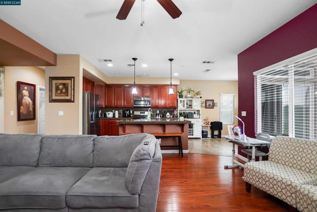 115 Montevino Ct, Oakley, California 94561 home-pic-14