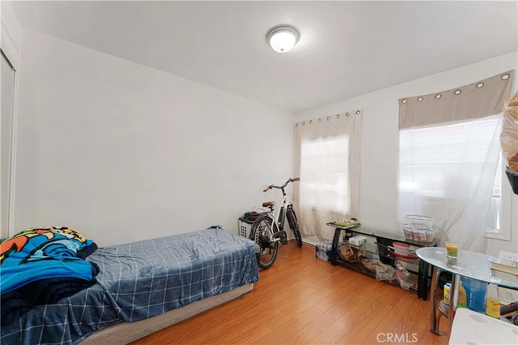 13810 Sherman Way, Van Nuys, California 91405 home-pic-16