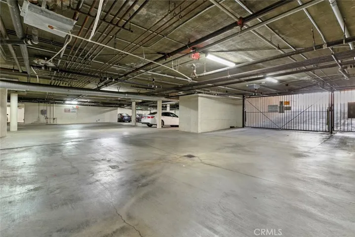 CLEAN & EASY TO DRIVE SECURED GARAGE