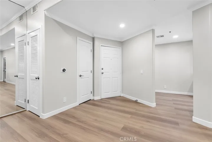 12633 Moorpark Street 111, Studio City, California 91604