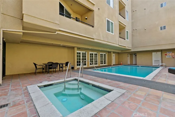POOL & SPA