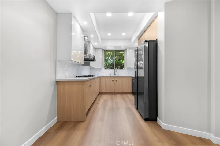 BRIGHT AND LIGHT KITCHEN
