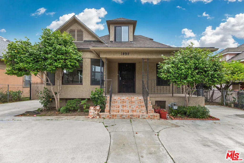 1492 W 28th Street, Los Angeles, California 90007 home-pic-1