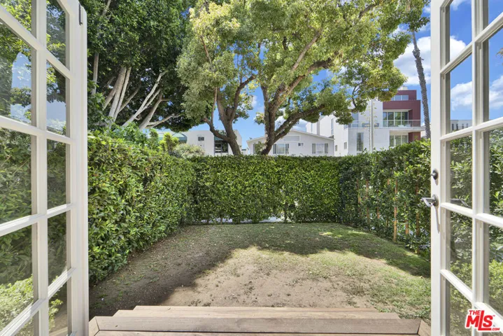 918 N Genesee Avenue, West Hollywood, California 90046