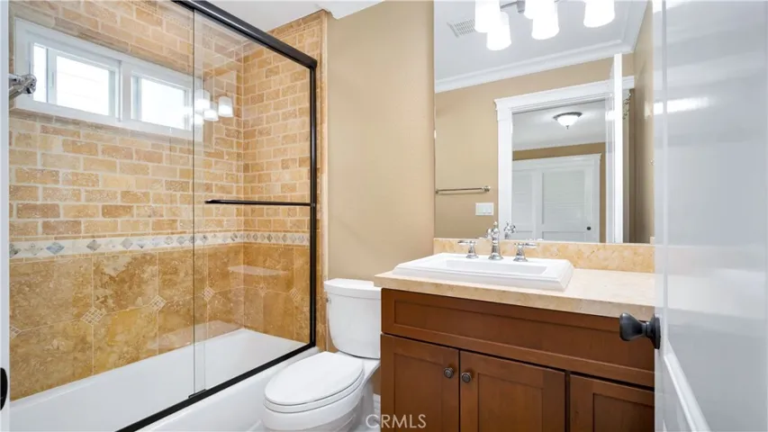 Ensuite 2nd Bedroom Upstairs