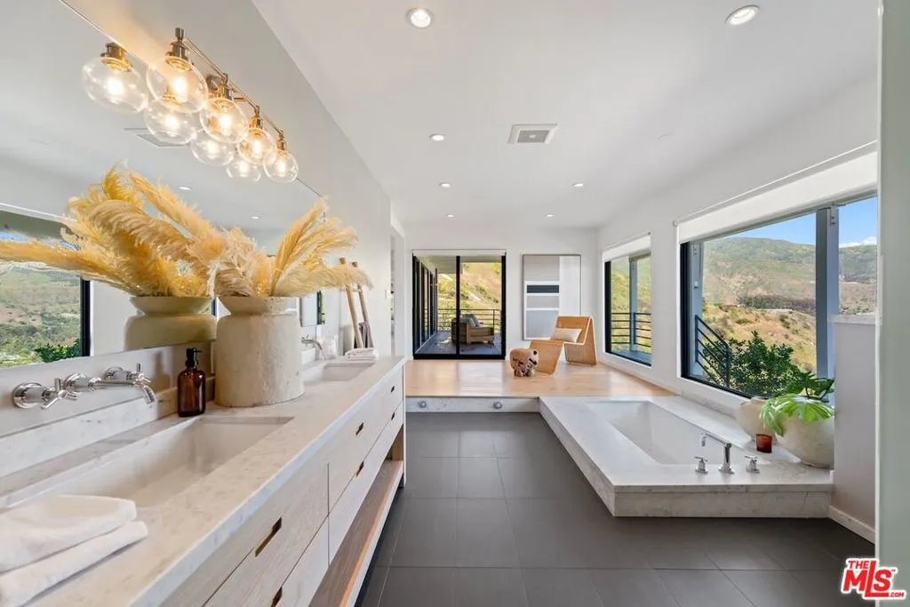 23701 Harbor Vista Drive, Malibu, California 90265 home-pic-14