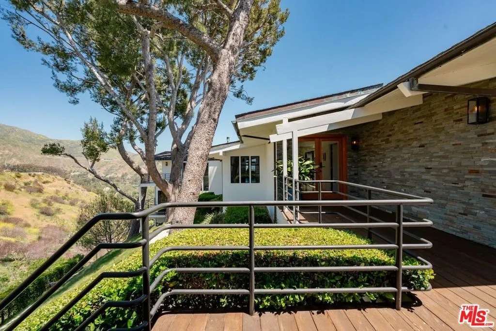 23701 Harbor Vista Drive, Malibu, California 90265 home-pic-2