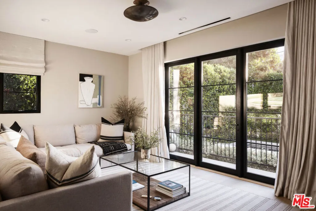 361 N Laurel Avenue, Los Angeles, California 90048 home-pic-8