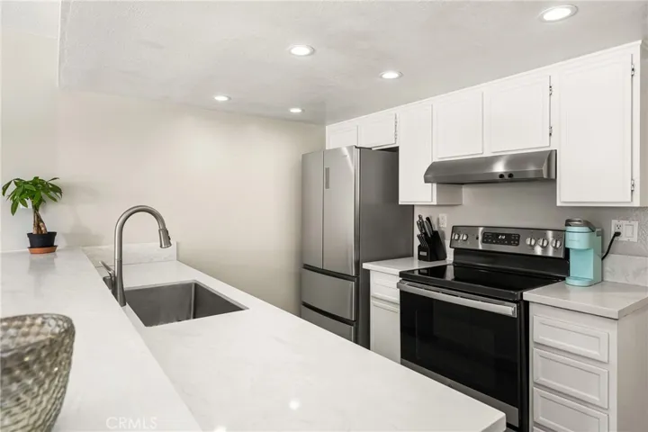 7648 Bay Drive 201, Huntington Beach, California 92648