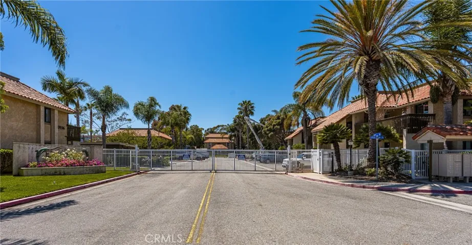 7648 Bay Drive 201, Huntington Beach, California 92648