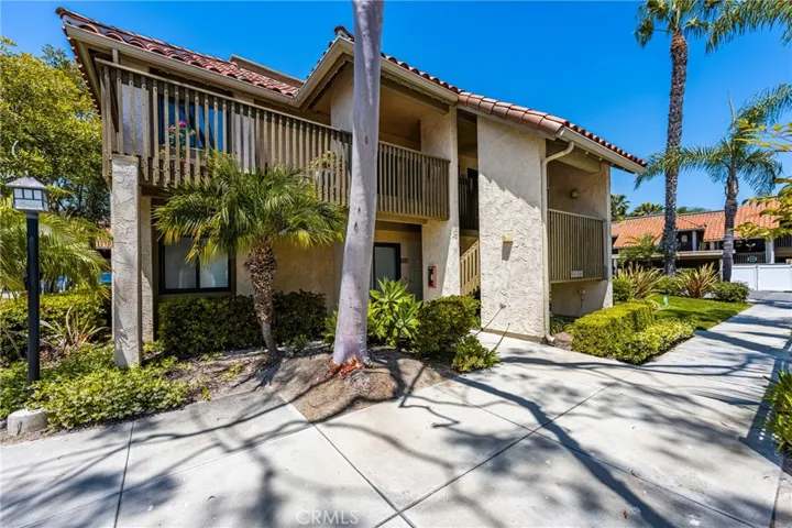 7648 Bay Drive 201, Huntington Beach, California 92648