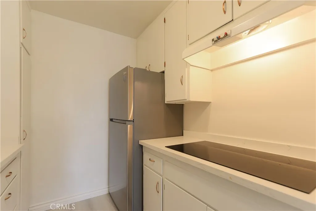 801 E 1st Street 17, Long Beach, California 90802 home-pic-10