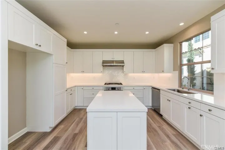 160 Falcon Ridge, Irvine, California 92618
