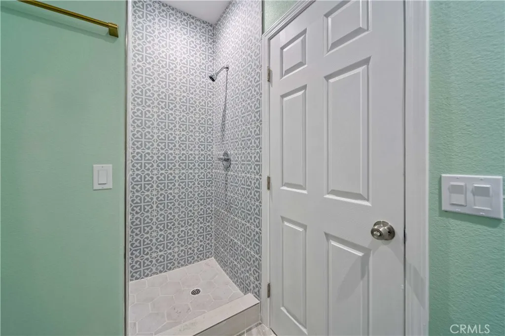 18189 Kalin Ranch Drive, Victorville, California 92395 home-pic-10