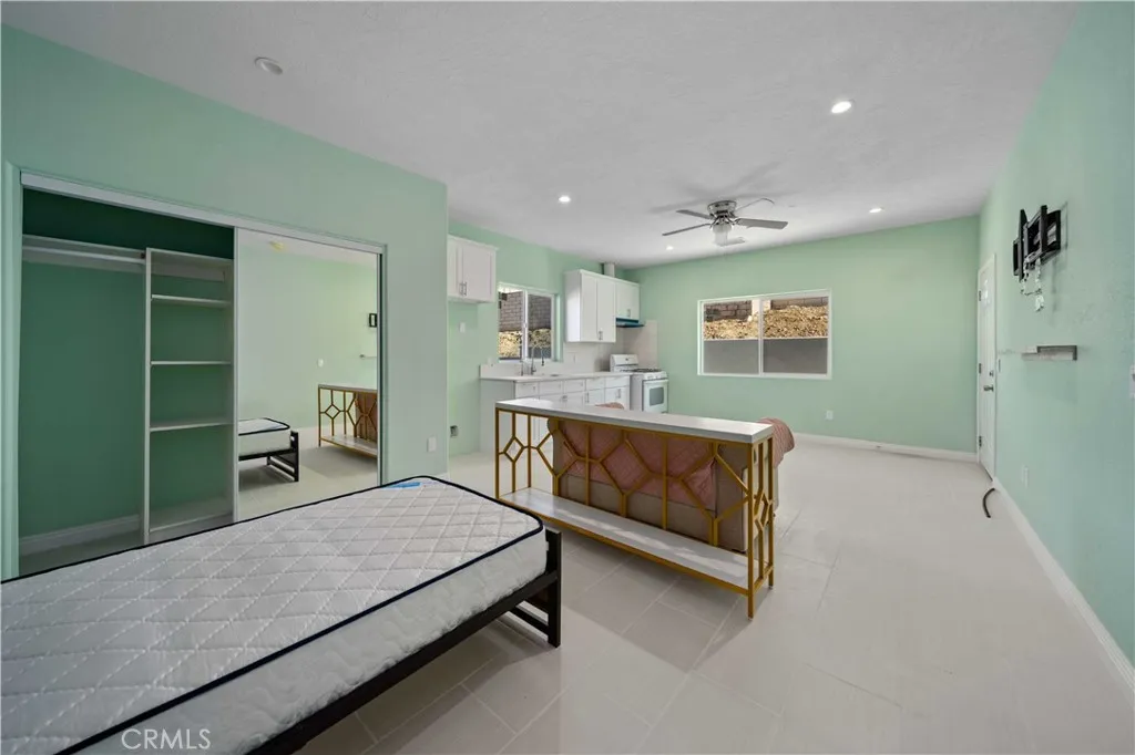 18189 Kalin Ranch Drive, Victorville, California 92395 home-pic-7