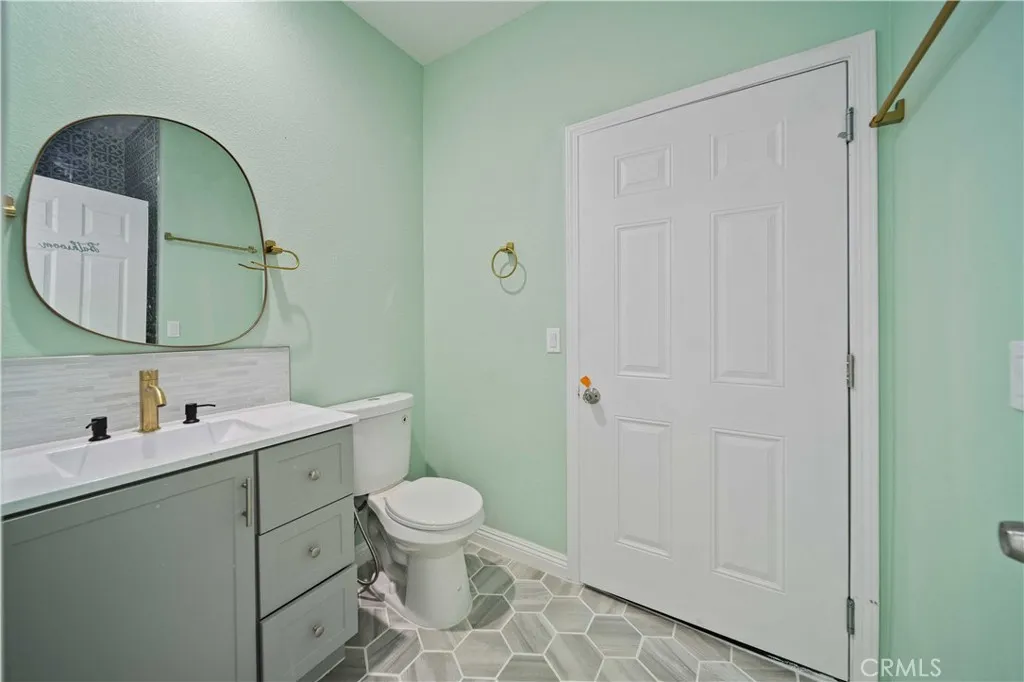 18189 Kalin Ranch Drive, Victorville, California 92395 home-pic-9