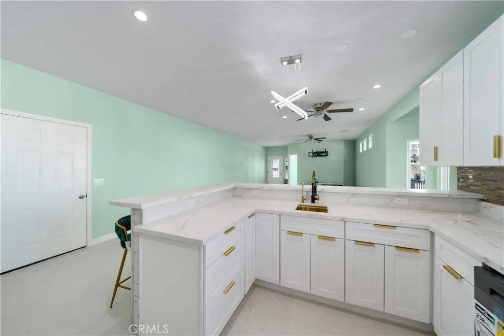 18189 Kalin Ranch Drive, Victorville, California 92395 home-pic-5