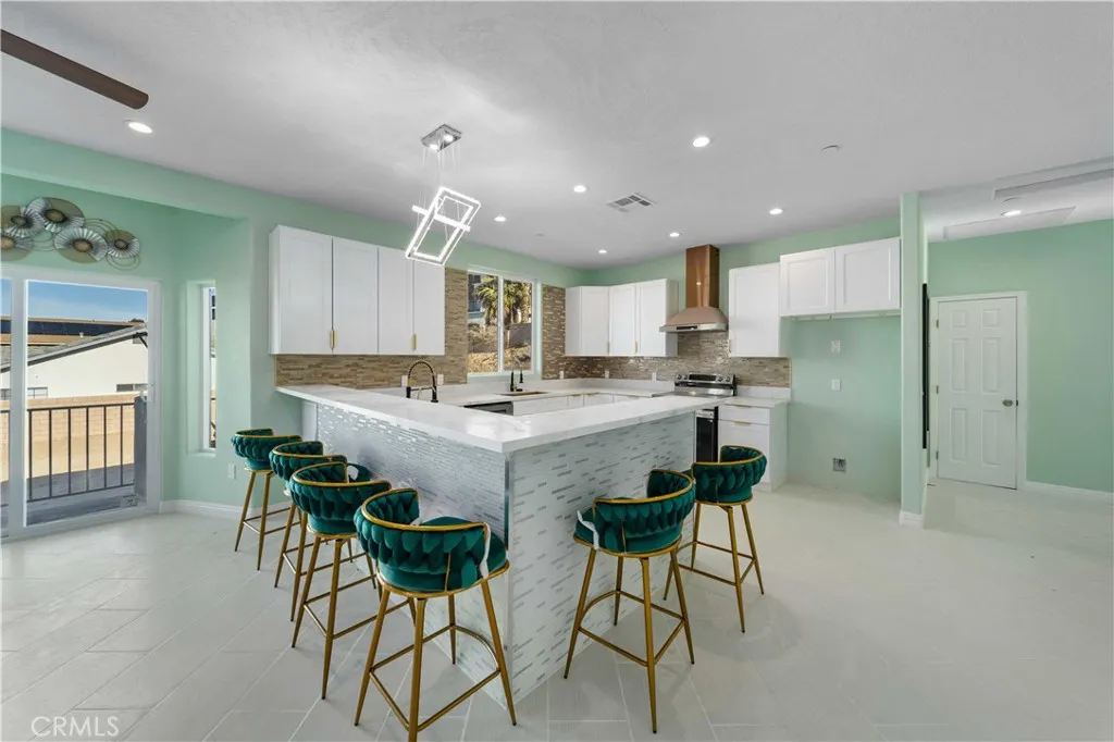 18189 Kalin Ranch Drive, Victorville, California 92395 home-pic-2