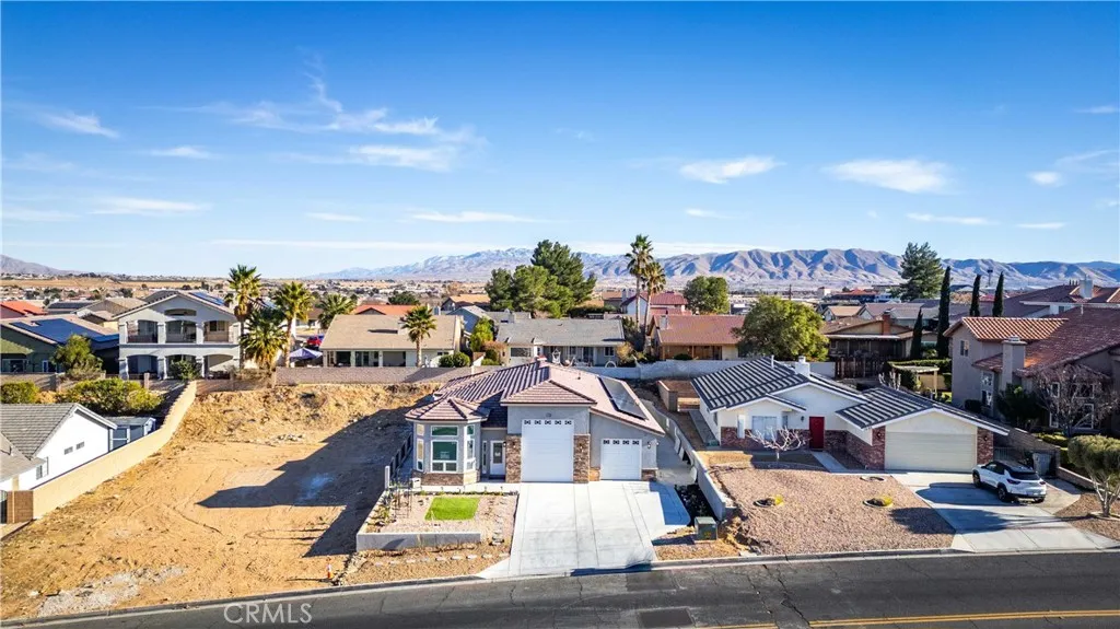 18189 Kalin Ranch Drive, Victorville, California 92395 home-pic-1