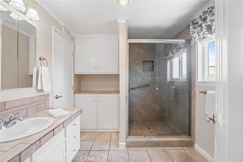 25001 Mackenzie Street, Laguna Hills, California 92653 home-pic-20