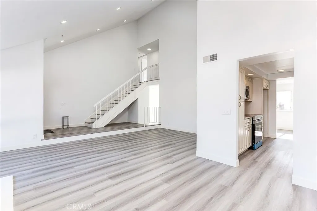 6036 Jeffrey Mark Street, Cypress, California 90630 home-pic-2