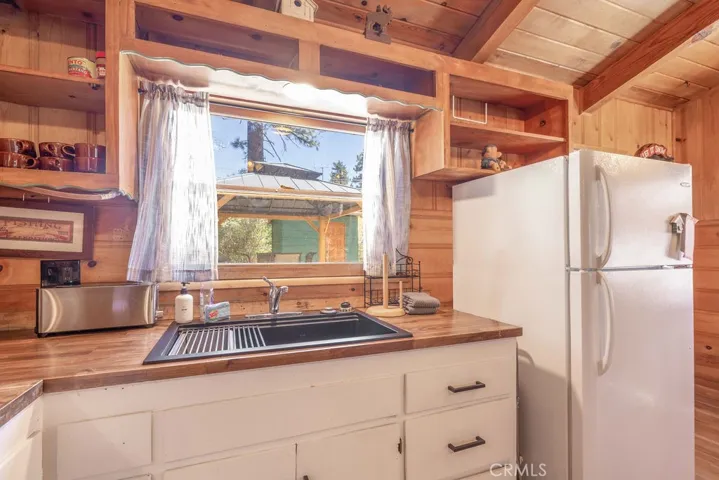 308 W Mojave Boulevard, Big Bear City, California 92314
