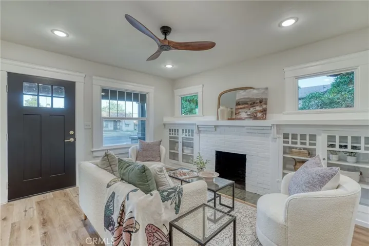 1819 N Vagedes Avenue, Fresno, California 93705