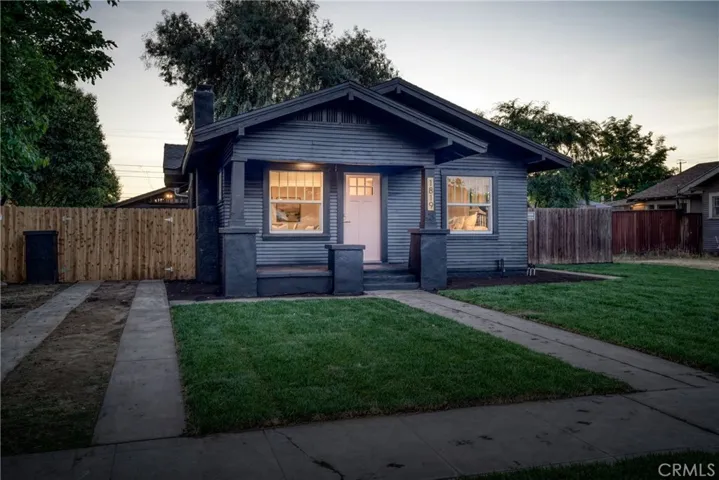 1819 N Vagedes Avenue, Fresno, California 93705