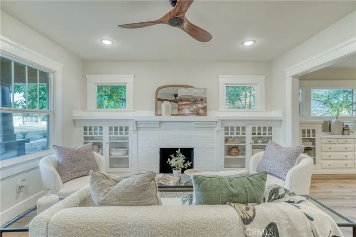 1819 N Vagedes Avenue, Fresno, California 93705