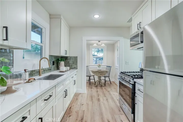 1819 N Vagedes Avenue, Fresno, California 93705