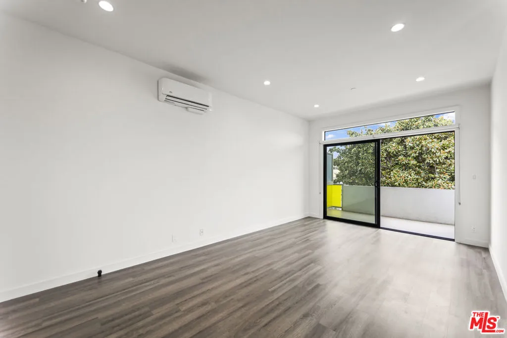 gallery-image 4