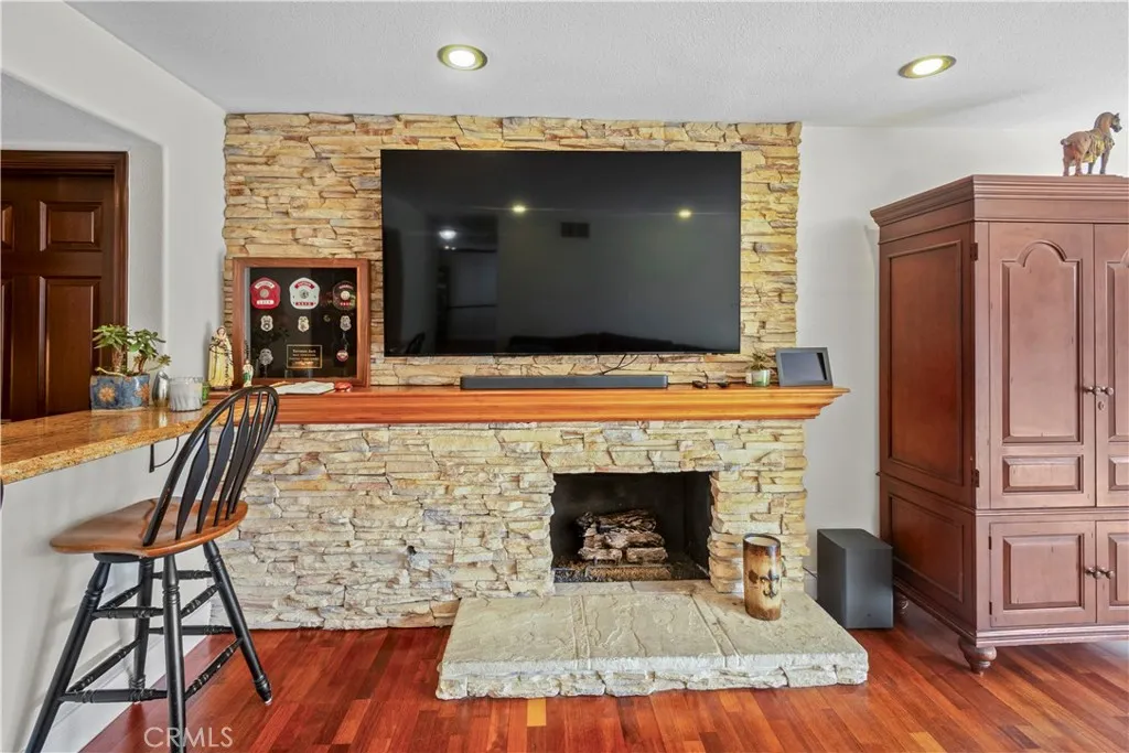 8492 Spring Circle, Huntington Beach, California 92646 home-pic-9