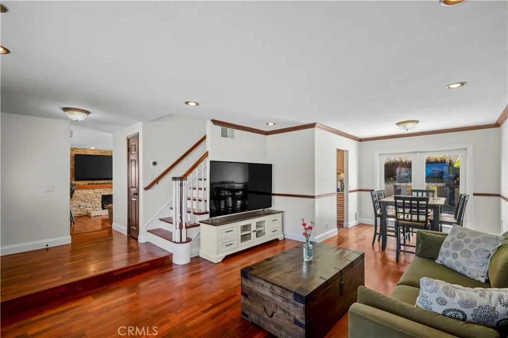 8492 Spring Circle, Huntington Beach, California 92646 home-pic-3