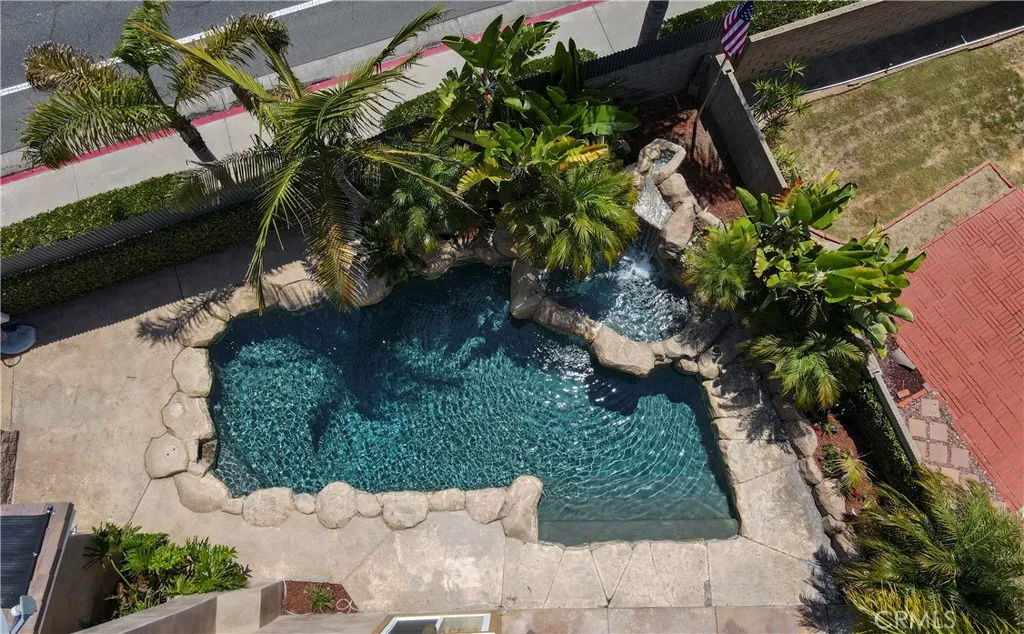 8492 Spring Circle, Huntington Beach, California 92646 home-pic-52