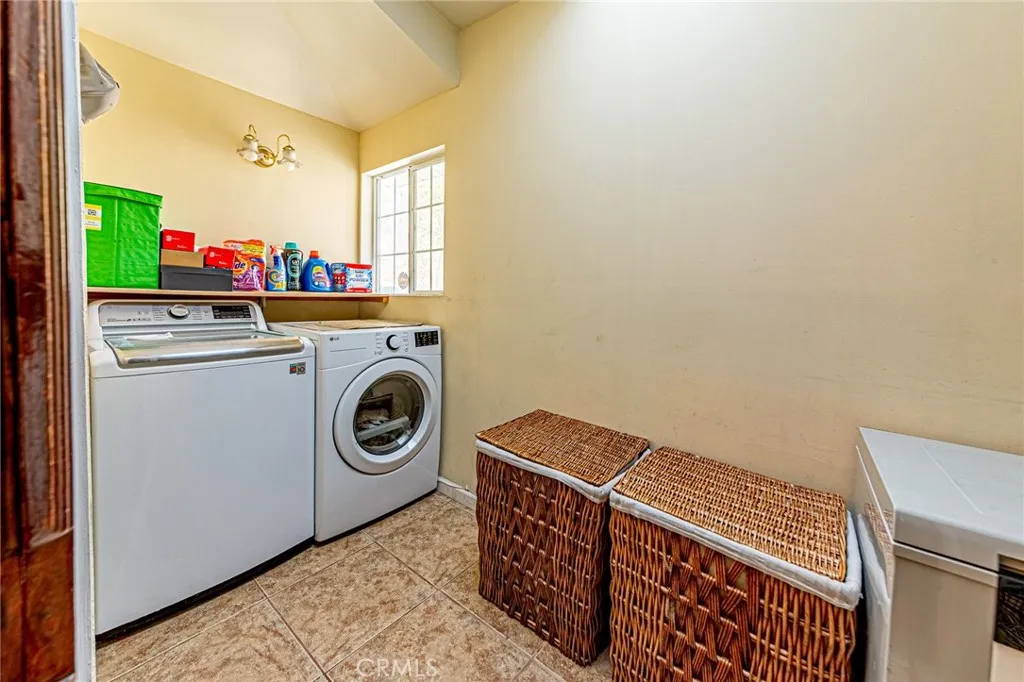 1151 Arapahoe Street, Los Angeles, California 90006 home-pic-22