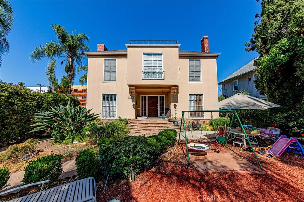 1151 Arapahoe Street, Los Angeles, California 90006 home-pic-0