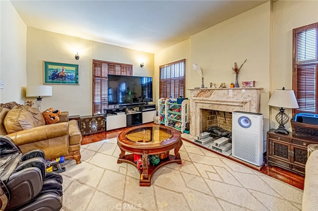 1151 Arapahoe Street, Los Angeles, California 90006 home-pic-3