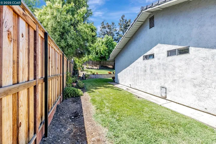 4564 Winding River Cir, Stockton, California 95219