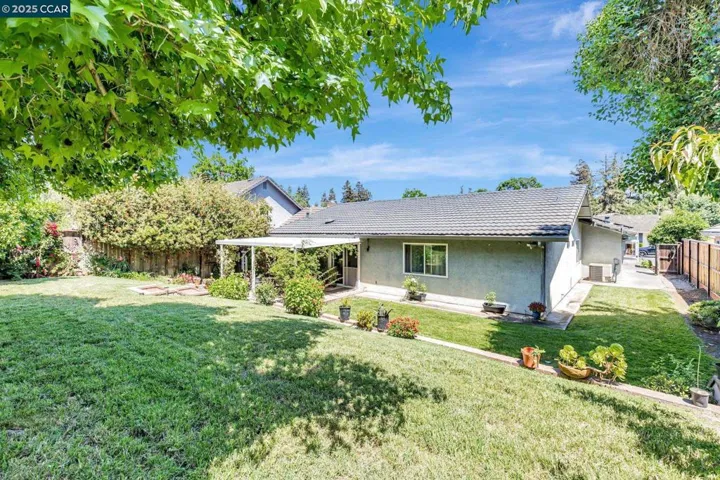 4564 Winding River Cir, Stockton, California 95219