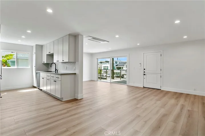 913 E Balboa Blvd, Newport Beach, California 92661